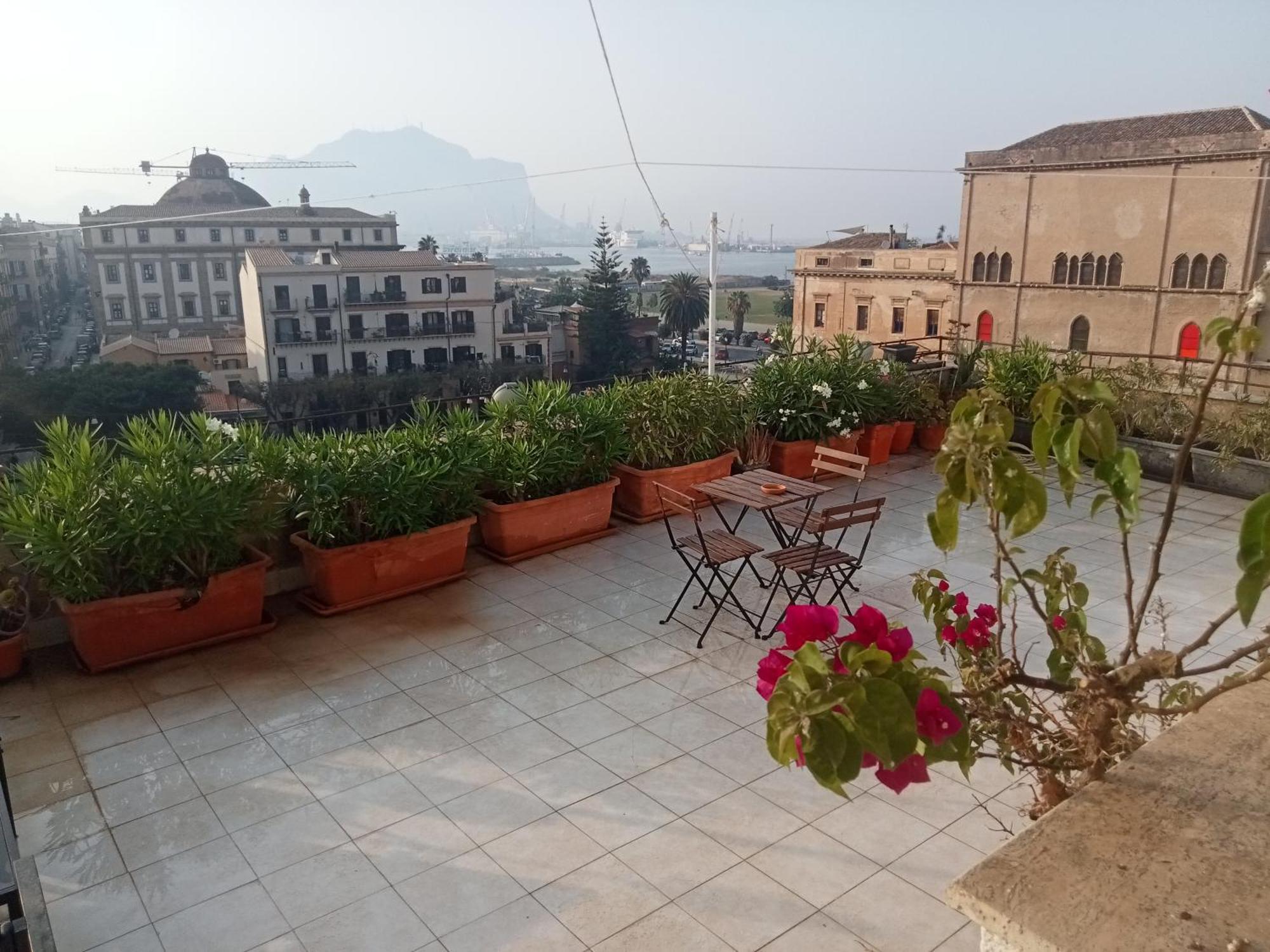 Stunning Kalsa Apartment Palermo Exterior photo
